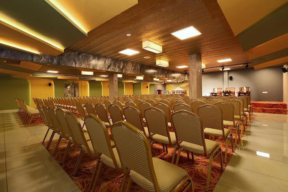 Hotel New York Square Kottayam Εξωτερικό φωτογραφία