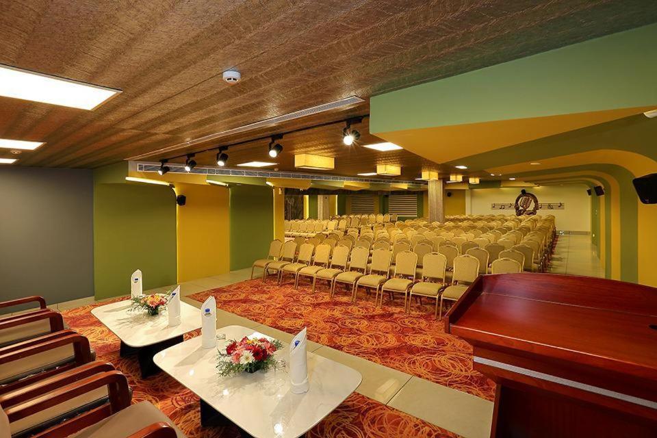 Hotel New York Square Kottayam Εξωτερικό φωτογραφία