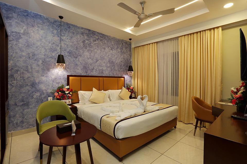 Hotel New York Square Kottayam Εξωτερικό φωτογραφία