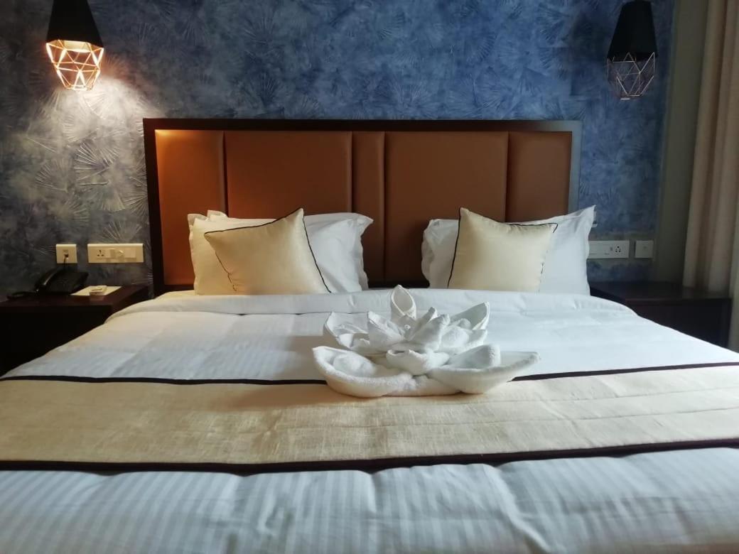 Hotel New York Square Kottayam Εξωτερικό φωτογραφία