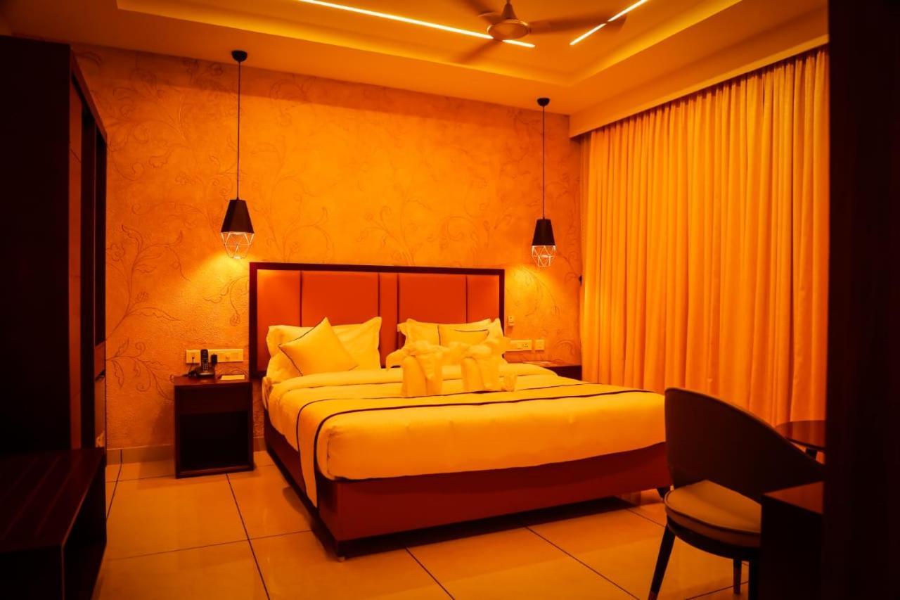 Hotel New York Square Kottayam Εξωτερικό φωτογραφία